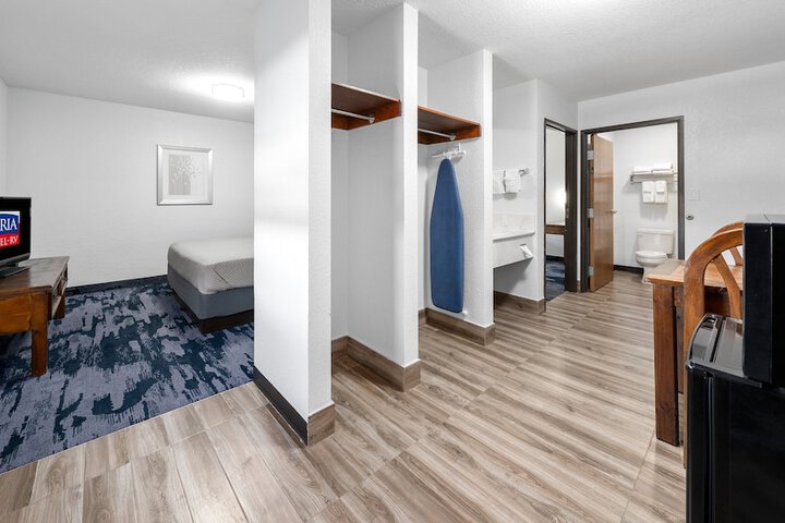 Room 31 of 40