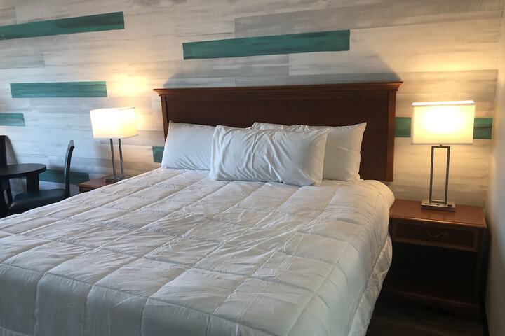 Room 6 of 25