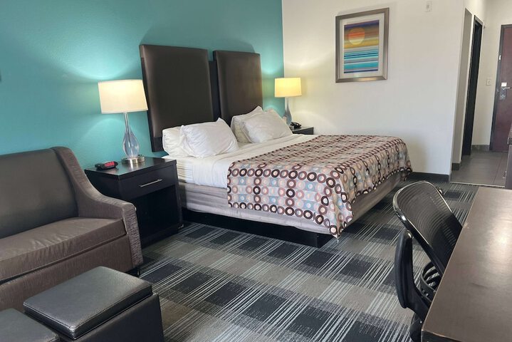 Room 17 of 30