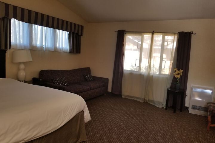 Room 10 of 34