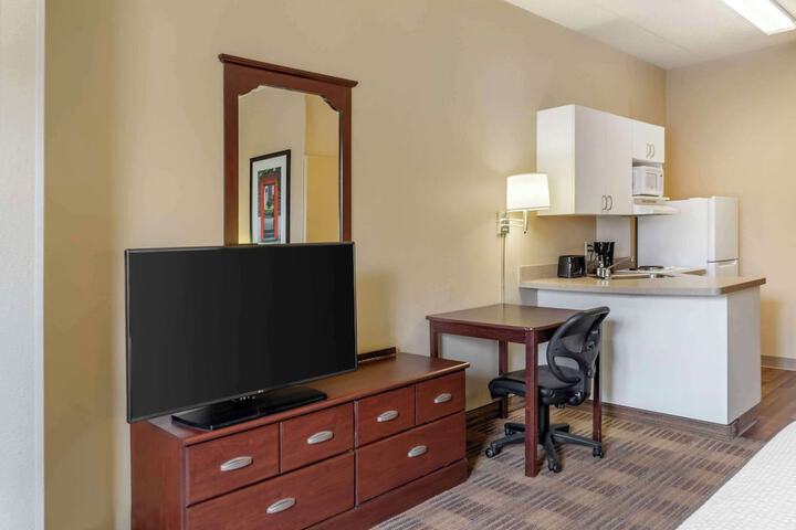 Room 21 of 27