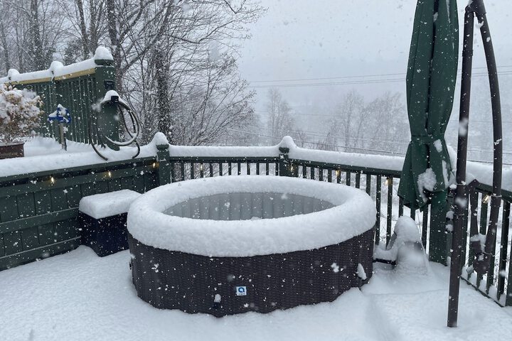 Mountain Aire Cottages Inn & Glamping