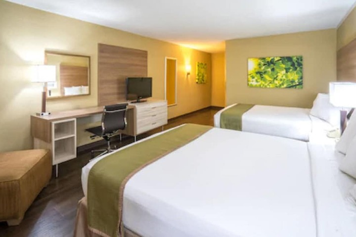 Room 16 of 32