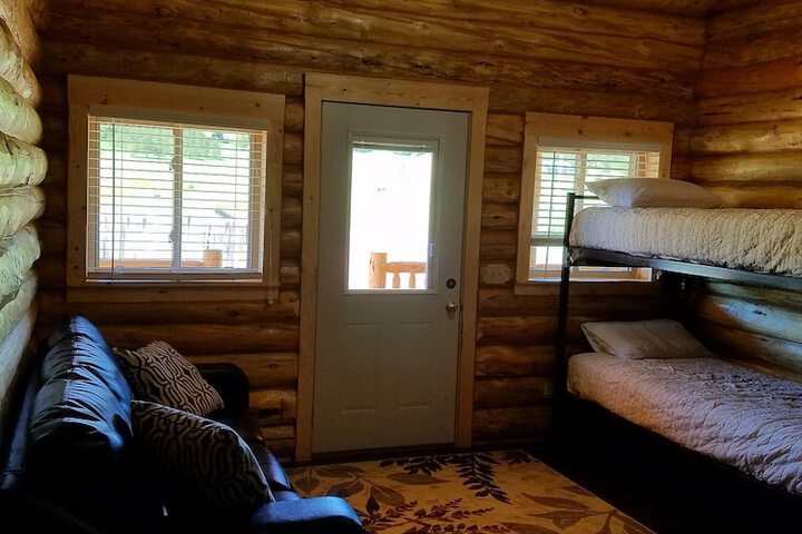 No Name City Luxury Cabins & RV