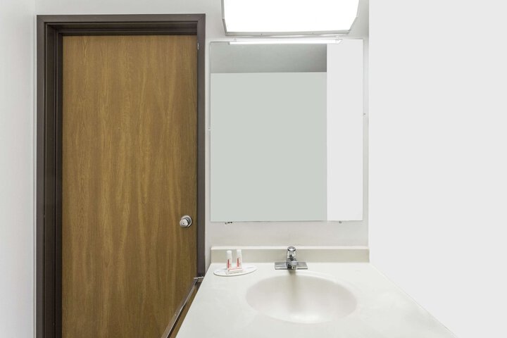 Room 8 of 15