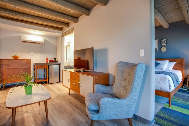 Room 14 of 25
