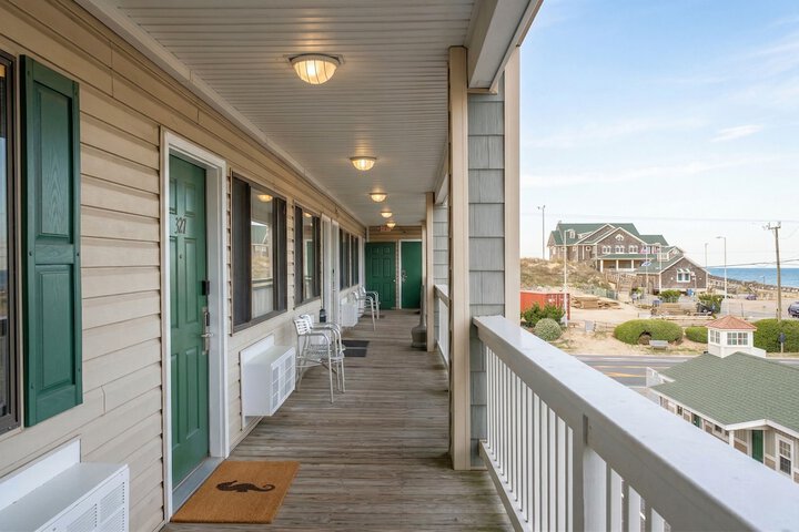 Seahorse Inn and Cottages