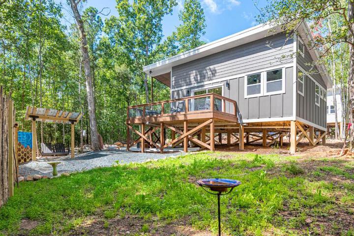 NEW Beehive Tree House Retreat