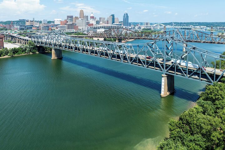 Holiday Inn Express & Suites Cincinnati Riverfront by IHG