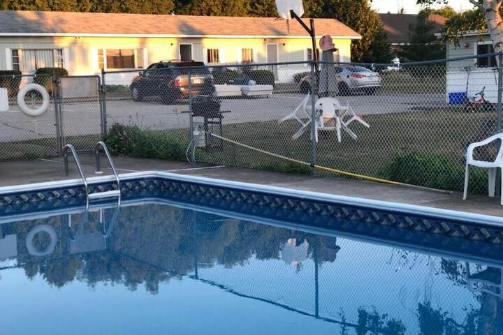 Pool 11 of 51