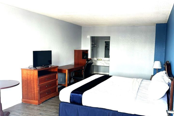 Room 8 of 20