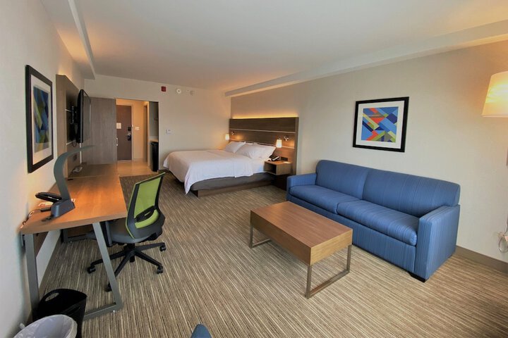 Room 26 of 46