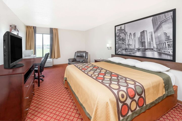Room 13 of 16