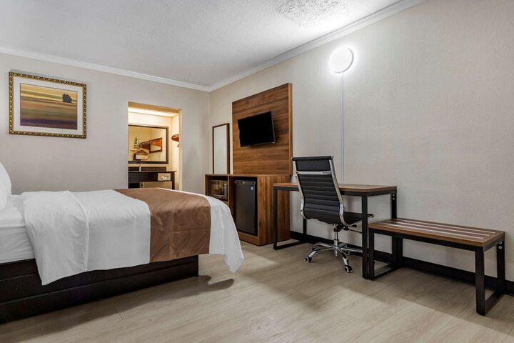 Room 12 of 48