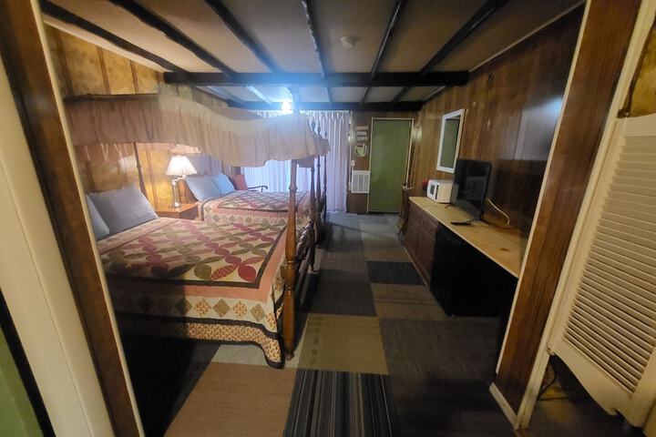 Room 65 of 118