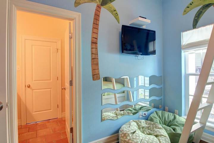 Room 19 of 36