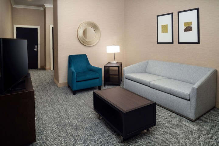 Room 25 of 47