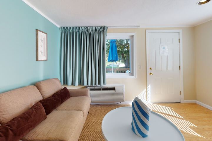 Breezeway Boutique Hotel