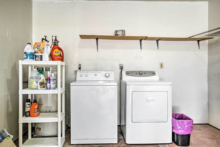 New! Laplace Townhome 9 Mi to Lake Pontchartrain!