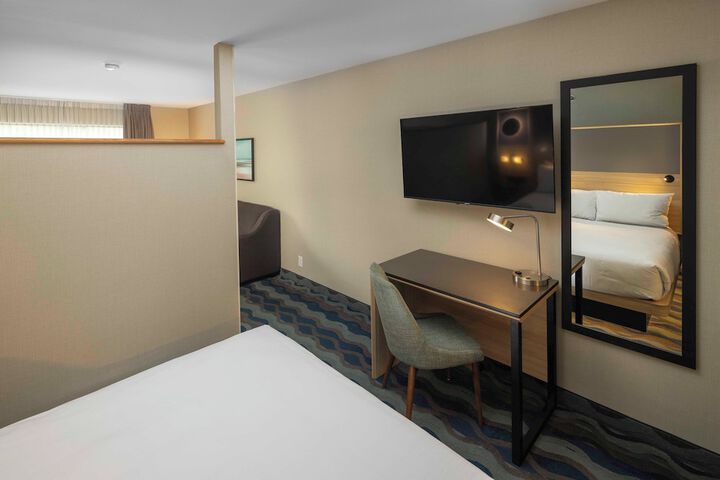 Room 51 of 85