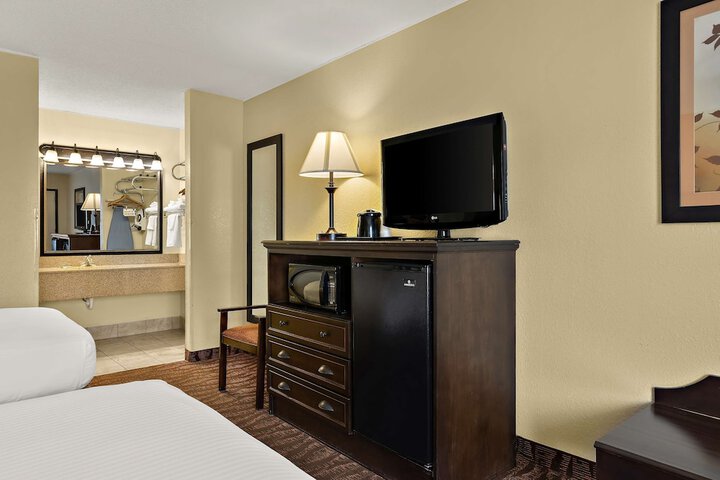 Room 38 of 62