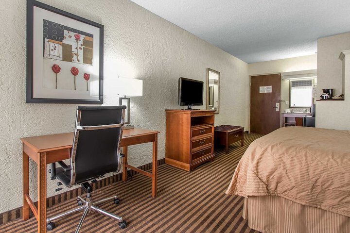 Room 9 of 38