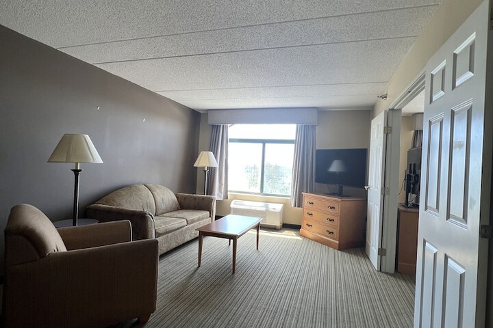 Room 61 of 83