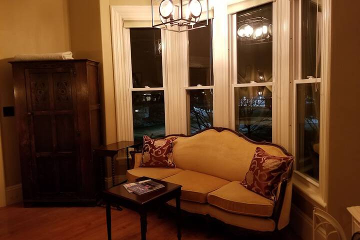 Room 52 of 73