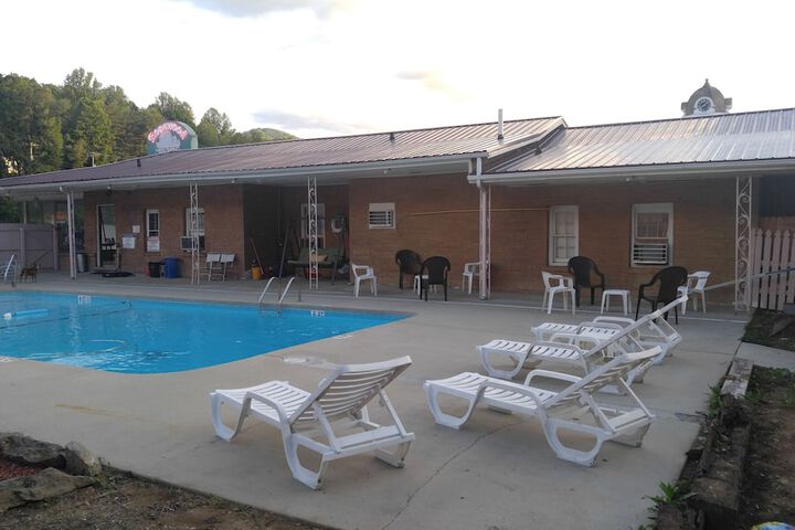 Pool 7 of 61