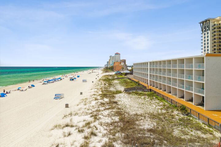 Hotel 6 of 80