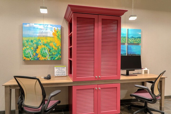Business Center 51 of 51
