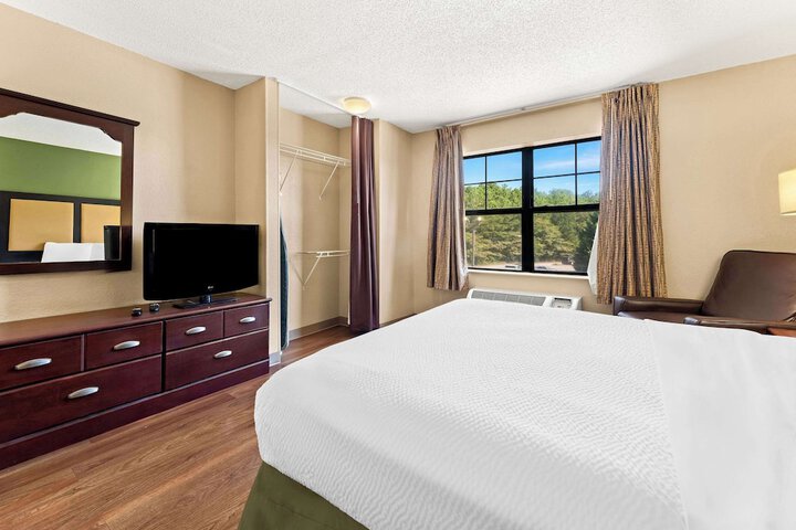 Room 14 of 24