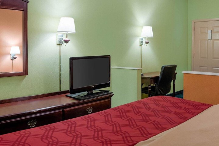 Econo Lodge Canton I-55