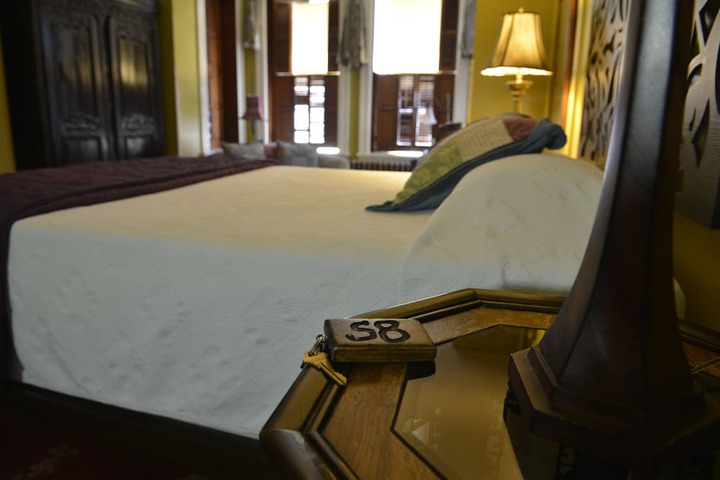 Room 77 of 152