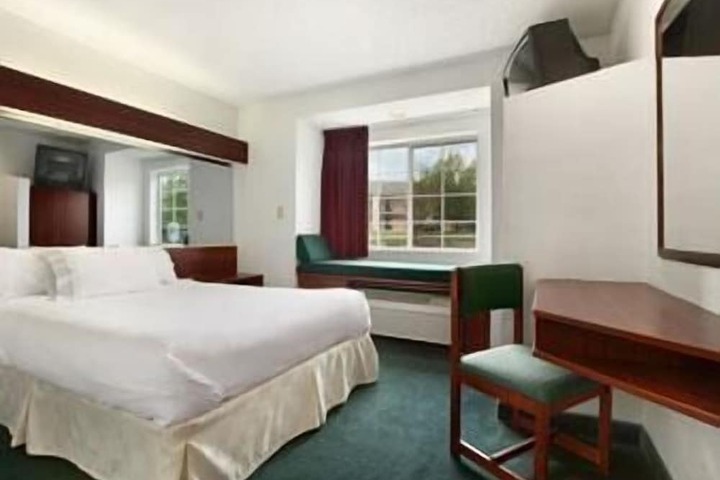 Room 17 of 21