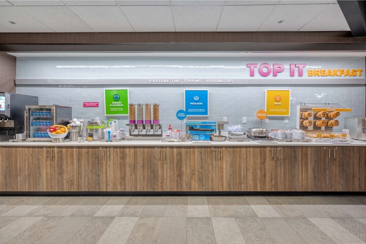 Breakfast/Coffee Service 25 of 32