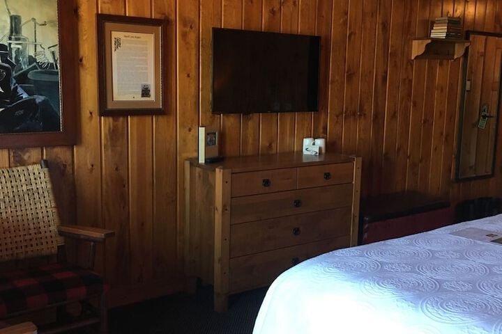 Room 18 of 100
