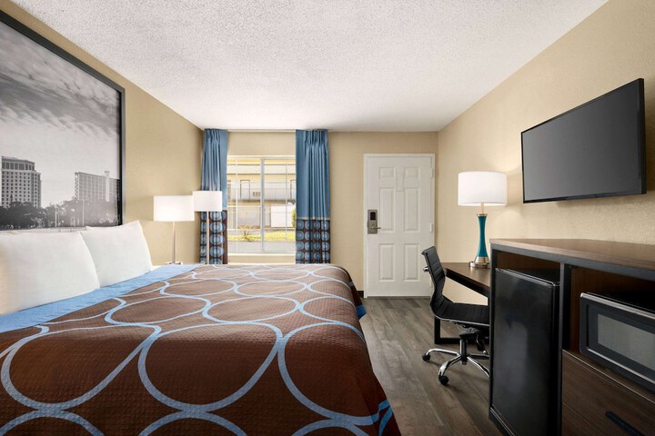 Room 37 of 54
