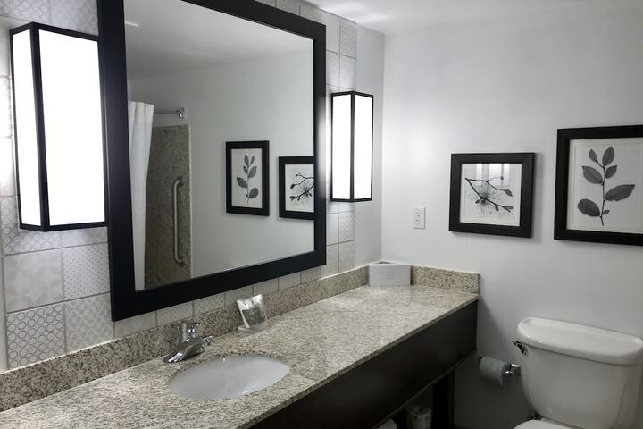 Country Inn & Suites by Radisson Lake George (Queensbury), NY