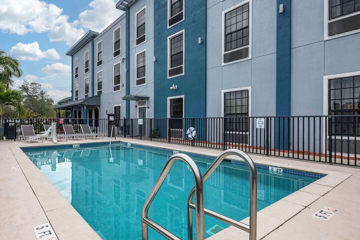 Pool 5 of 30