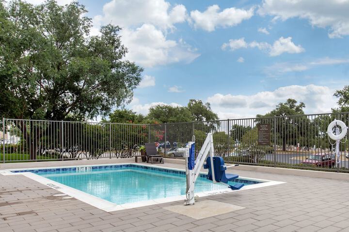Pool 5 of 35