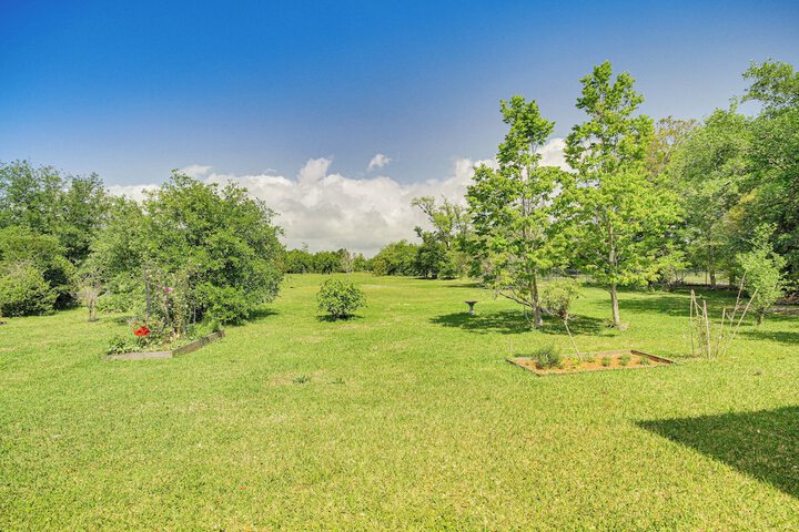 Waveland Vacation Rental - Walk to the Beach!