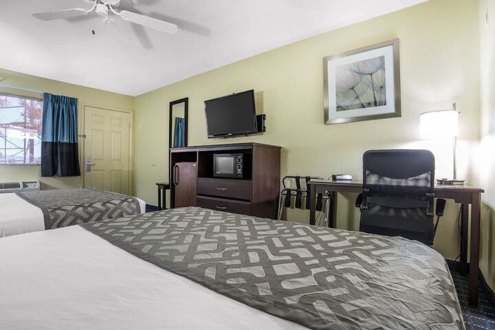 Room 8 of 23