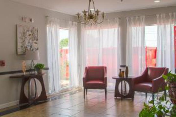 OYO Townhouse Donaldsonville - Gonzale