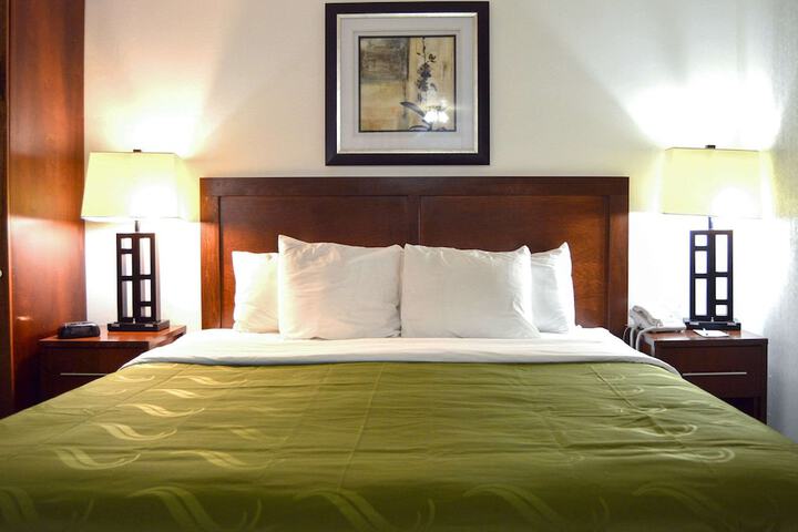 Room 32 of 49