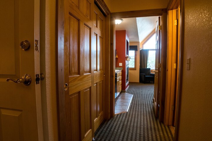 Room 109 of 242