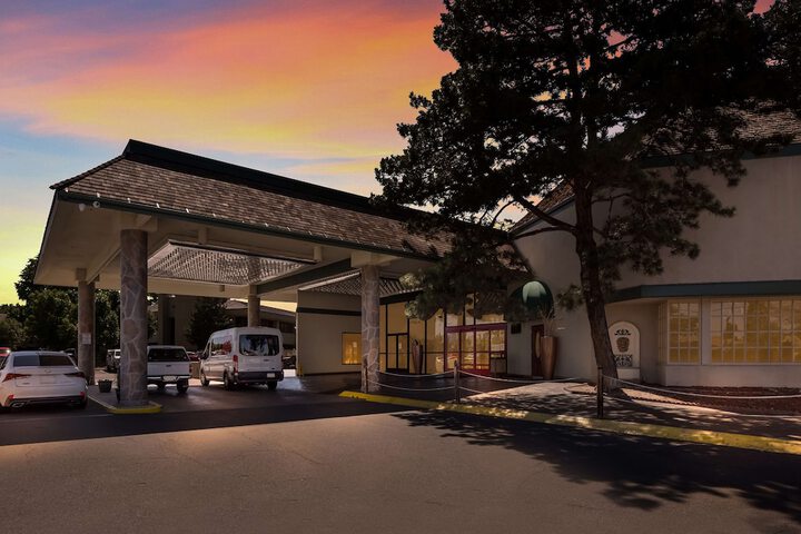 Hotel 5 of 81