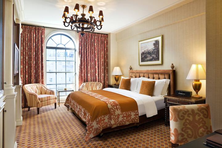 Room 28 of 114