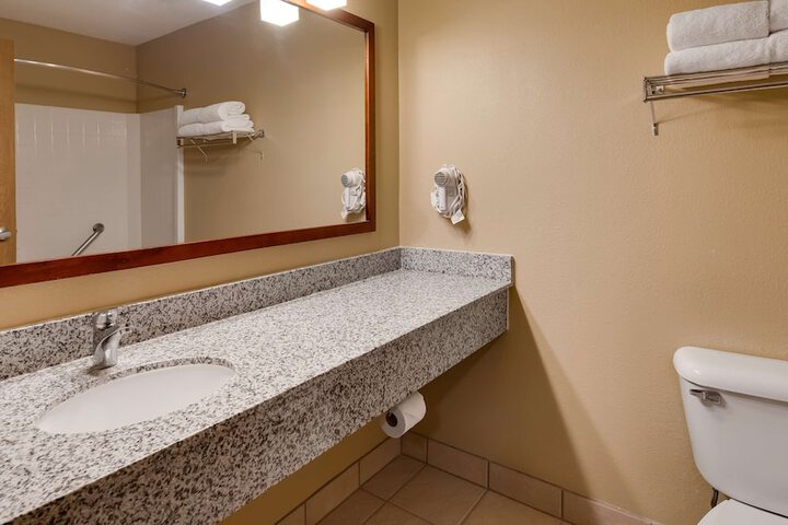 Room 12 of 24