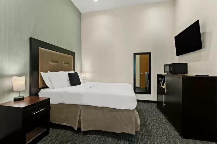Room 15 of 22